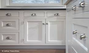 Image Result For Kitchen Cabinet Hardware Placement Bin Pulls Kitchen Handles Kitchen Cabinet Handles Kitchen Cabinet Hardware