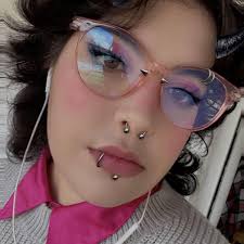 Laura Tavares updated her profile picture.