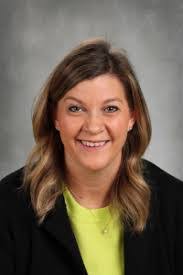 Angela Helle's Instagram, Twitter & Facebook