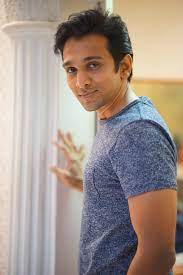 Actor pratik gandhi and shreya dhanwanthary get candid with rj stutee in the latest episode of 'aur batao'. Pratik Gandhi Imdb
