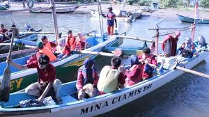 Makna dari mimpi tentang naik kapal laut ini merupakan ramalan yang cukup bagus. Arti Dan Tafsir Mimpi Naik Perahu Bersama Keluarga Akan Ada Rezeki Melimpah Dalam Waktu Dekat Tribun Jogja