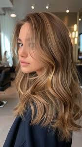 Maira Costa's Instagram, Twitter & Facebook