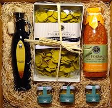 Taste Of Italy Gift Box With Pecorino And Ricotta Pasta Sauce Artichoke Pasta Extra Virgin Olive Oil Fennel Pollen Handcrafted Food Italy Gift Fennel Pollen
