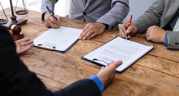 Addendum vs. Agreement: What's the Difference? | Icertis
