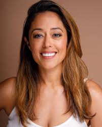 Elena Hurst's Instagram, Twitter & Facebook