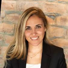 Después de una larga espera el día de ayer llegó mi diploma 🎉🎉🎉 Les…