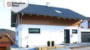 Bungalow am hang von schwörerhaus haus mit grundrissen geprüfter hausanbieter preise & daten redaktionelle auswahl. Fertighaus Ab Eur 250 000 Bauen Wohnen Bei Schworerhaus Youtube