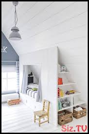 Dachschrage Ideen Kinderzimmer Bett Stauraum Regale Dachschrage Diymobelkinderzimmer Ide Kinderzimmer Dekor Kinderzimmer Mobel Raumaufteilung