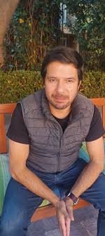 Uno se va del país, pero el país nunca se va de uno: Renato Cisneros