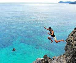 Dari segi pariwisata, daerah ini memiliki banyak tempat wisata religi seperti makam para wali. Tempat Wisata Di Gresik Terlengkap 2021 Paling Indah Murah