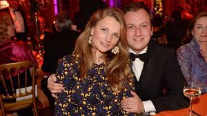 Glamour Fest Im Palmengarten Gesellschaftshaus Beim 1 Fruhlingsball Bluhten Frankfurts Frauen Auf Frankfurt Bild De