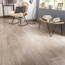 Carrelage Sol Et Mur Naturel Effet Bois Oural L 20 X L 60 4 Cm Carrelage Interieur Carrelage Imitation Bois Carrelage Sol