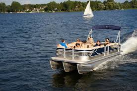 pontoon boat statistics & numbers: 10
