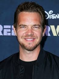 Corey Simmons's Instagram, Twitter & Facebook