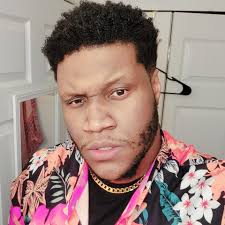 I know a rapper with a purse with a gun in it!” #quittouchingshit