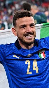 Em meio a polêmica antissemita, Lazio usa camisa com rosto de Anne Frank