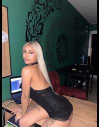 İzmir şehrinde Eskortlar | İzmir şehrindeki en ateşli eskort kızları dene |  İzmir şehrinde kadın eskortlar - escortnews.eu