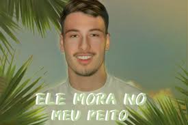 Ele mora no meu peito
