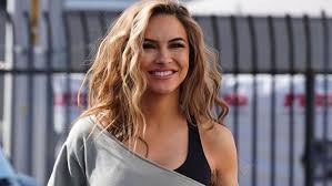 Maybe you would like to learn more about one of these? Justin Hartley Ex Von Selling Sunset Star Chrishell Stause Stellt Neue Liebe Vor