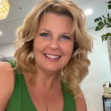 Melissa Venis-Brooks (@melissavbhair) · Palm Coast, FL