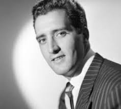 IMITANDO EN TODO A CARY GRANT: ABEL SALAZAR. En 1984 Abel Salazar confeso  que él, vestía de pies a cabeza igual que Cary Grant, imitando sus gestos y  gesticulación, y comento: -y