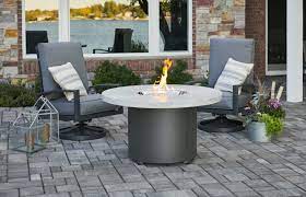Because of their popularity, fire pits are now available in all sizes and configurations, from small portable fire pits and larger single units to table. White Onyx Beacon Chat Height Gas Fire Pit Table The Outdoor Greatroom Company