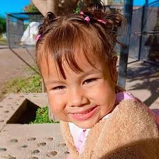 ⚪🔴✍ Un hincha de River se encontró con Lionel Messi y le pidió al astro  argentino que le firmará su camiseta del Millonario. 📹 X/M10GOAT