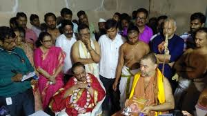 Sp balasubrahmanyam's family is comprised of his wife, savithri, and 2 children. Sp Balu Had Special Bond With Home Town Nellore