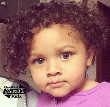 Elisha Hicks's Instagram, Twitter & Facebook