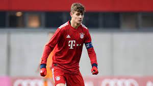 Schon als kleines kind war er fan des vereins. Fc Bayern Stanisic Im Aufbautraining Dfb Deutscher Fussball Bund E V