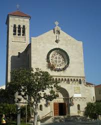 At the present time churches are permitted to remain open for mass and public worship, including funerals (30 people) weddings (5 people only) and baptisms (6 people). St Monica Catholic Church Santa Monica California Wikipedia
