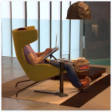 Bauch auf die sitzfläche eines stuhls legen, mit den händen an den. Keine Ruckenschmerzen Fur Heimarbeiter Lounge Tek