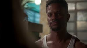 Ramon flagra abraço de Paloma e Marcos