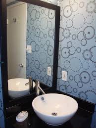 Hem duvarları nemden koruyan hem de son banyo duvar kaplama uygulaması olarak en çok tercih edilen modellerden biri ahşap görünümlü olanlardır. Banyo Icin Su Gecirmeyen Duvar Kagidi Fiyatlari Dekorblog