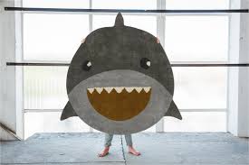 Auch gamer fußmatten & comic teppiche als geschenkidee findest du in unserem sortiment. Tapis Petit Teppich Hai Rund Grau Blau Ca 110cm Online Kaufen