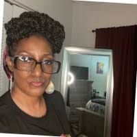 100+ perfiles de «Venia»