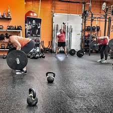 Vi hjälper dig ta fram ett gym för din verksamhet. Group Fitness Rubber Floor Rolls In Motion Fitness Video Testimonial