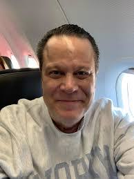 David Glad's Instagram, Twitter & Facebook