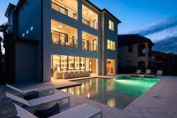 14 Bedroom Luxury Retreat Vacation Rental In Orlando Reunion Resort All Star Vacation Homes Vacation Home Rentals Vacation Home Florida Villas