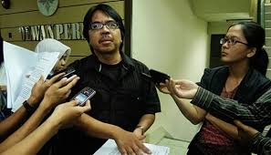 Ade armando is the author of televisi indonesia di bawah kapitalisme global (4.06 avg rating, 16 ratings, 1 review, published 2016), televisi jakarta di. Police Names Ade Armando Suspect For Breaking It Law En Tempo Co Tempo Co