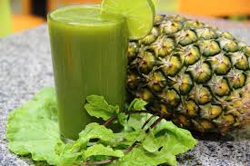 Resultado de imagem para imagens de Suco verde com gengibre e abacaxi