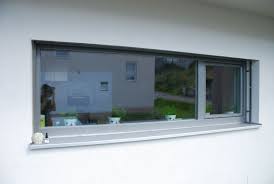 Graues Fenster Mit Raffstore Von Fensterhersteller In Oo Fensterhersteller Raffstore Und Aussenfenster