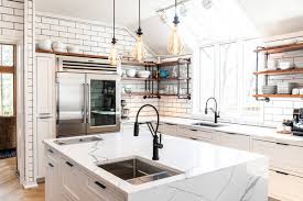 handle articulating kitchen faucet