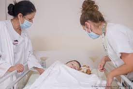 Mon fils cadet a sept ans. Mon Enfant Va Etre Hospitalise Sparadrap