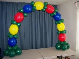 How To Make A Table Balloon Arch With No Helium Flower Beautiful Youtube Balloon Diy Balloon Arch Diy Balloon Decorations