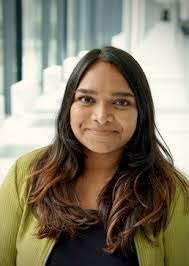 Lora Benson's Instagram, Twitter & Facebook