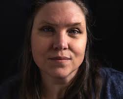 Which photography style is preferred for cats?