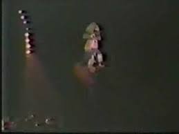 Pink Floyd The Wall Live At Earls Court 1980 Dvd Pink Floyd Mother Live 1980 My Most Watched Video Probably Watched This More Than100 Times Roger Pink Floyd Most Watched Videos David Gilmour Pink Floyd