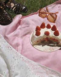 See more ideas about strawberry shortcake, shortcake, strawberry shortcake cartoon. Hanna Stefansson On Instagram Friday Picnic And Strawberry Cake Strawberry Cake Cute Cakes Pretty Cakes