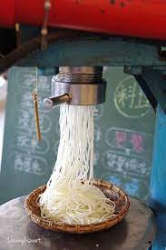 新竹親子景點 老鍋休閒農莊 新竹米粉diy x 庭園溜滑梯沙坑x 米粉迷宮x 米粉 排骨套餐 有得吃 有得玩 還有